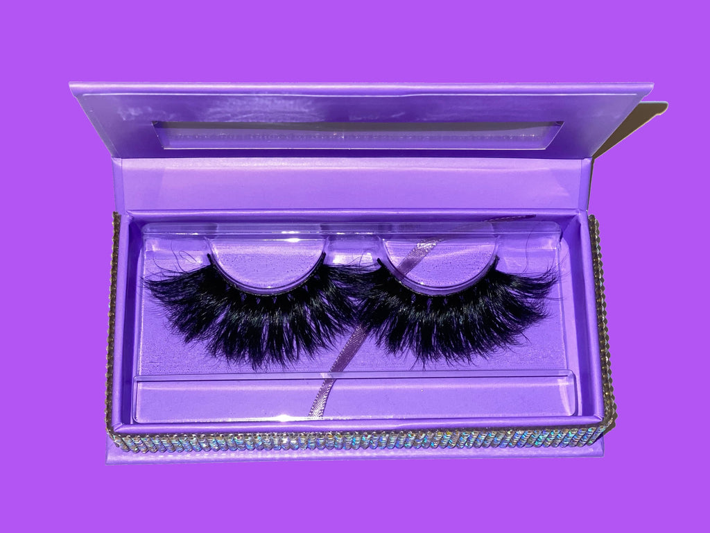 The closest thing to mink lash extensions, these handcrafted mink lash strip are the best of both worlds. Soft, Fluffy, & Naturally Wispy.